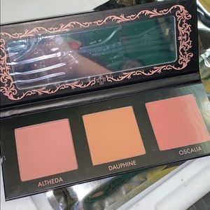 (3 for 25)NWOB Lovecraft Beauty Blush Palette